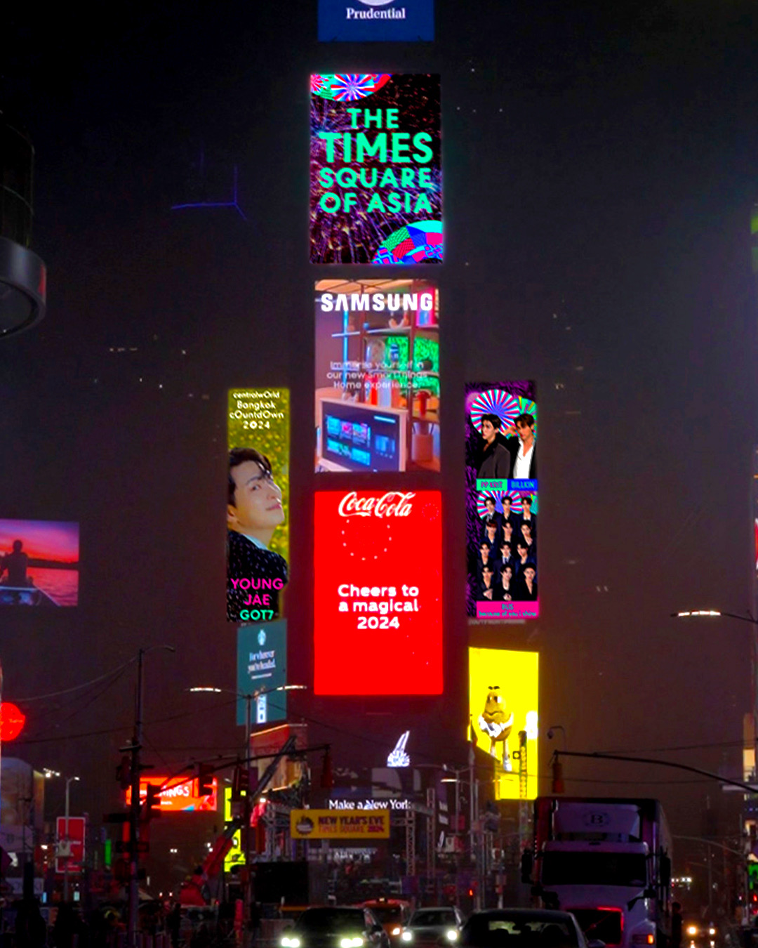 ‘เซ็นทรัลเวิลด์’ เคานต์ดาวน์แลนด์มาร์ก ใจกลางกรุงเทพฯ ‘Times Square Of Asia’ หนึ่งเดียวของไทย ที่ร่วมฉลองโมเมนท์ส่งท้ายปีบน Times Square New York 5 ปีติดต่อกัน
