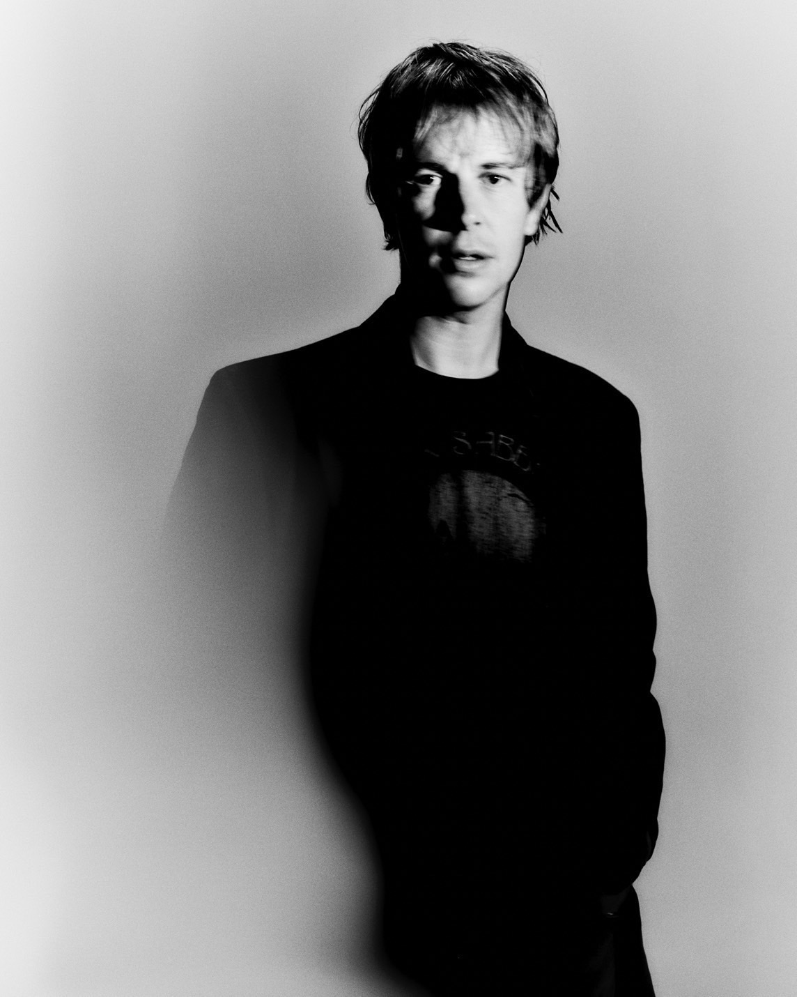 ซูเปอร์สตาร์ระดับโลก TOM ODELL เปิดตัวเพลงใหม่ “DON’T LET ME GO” พร้อมเอ็มวีใหม่ ร่วมแสดงเป็นศิลปินเปิดในบางรอบของคอนเสิร์ต  BILLIE EILISH ที่ยุโรป