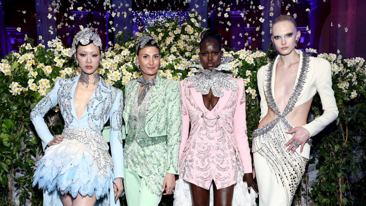 สวารอฟสกี้ ฉลองครบรอบ 130 ปีแห่งความสุข นำโดยผู้อำนวยการฝ่ายสร้างสรรค์ระดับโลก จิโอวานน่า อิงเกอเบิร์ท เผยโฉมการผสานวัฒนธรรมป๊อป งานฝีมือชั้นเลิศ และแฟชั่นกูตูร์ระดับโลกบนพรมแดง Met Gala 2025