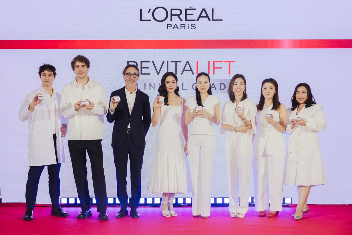 L’Oréal Paris ชวนคนดังผิวสวยเหนือกาลเวลา พิสูจน์นวัตกรรมระดับคลินิก  นำทีมโดยชมพู่ อารยา และ ‘มาดามแป้ง’ ในฐานะ New Face of L’Oréal Paris Revitalift ณ ใจกลางเซ็นทรัลเวิลด์