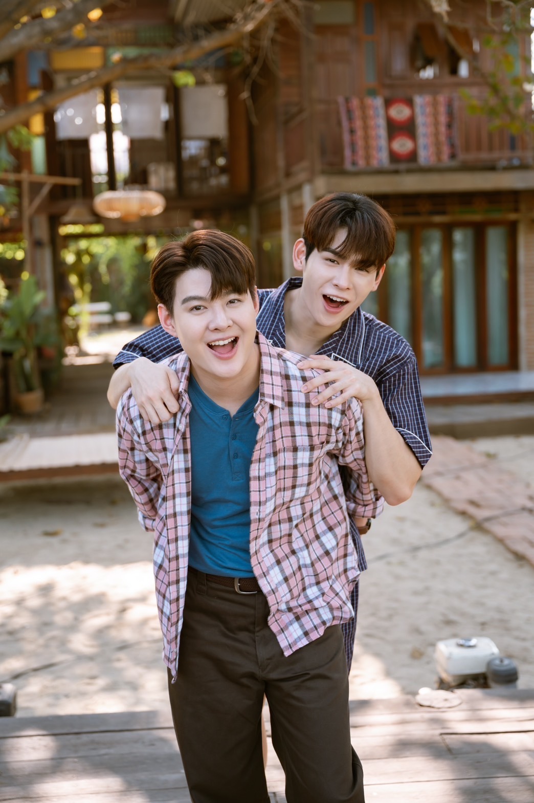 ซูมซีนหวานน้ำตาลเรียกพี่ “ภูม-เซ้นต์” ฮีเสิร์ฟ! “หวานใจผู้ใหญ่จอม” ไต่คะแนนความฮอตบูสๆ