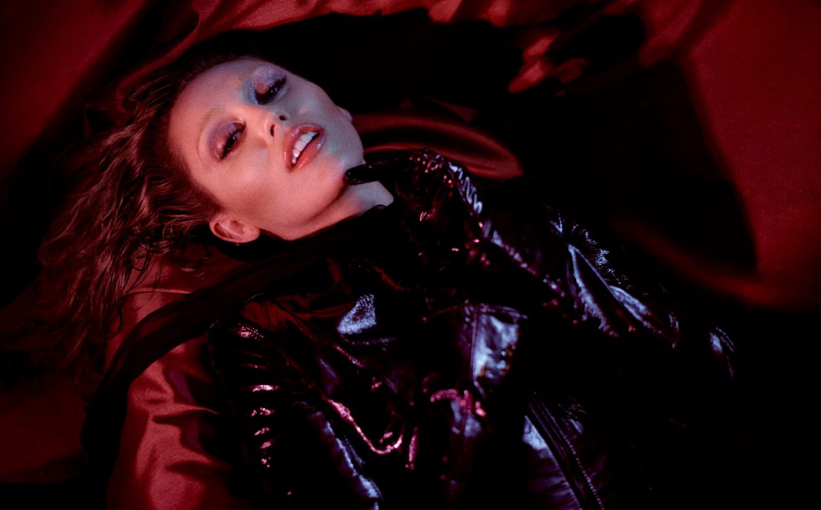 ต้อนรับอัลบั้มใหม่ของตัวแม่สุดซ่า Miley Cyrus (ไมลีย์ ไซรัส) ใน “Miley Cyrus: Something Beautiful” จัดเต็มความแซ่บ ที่ เอส เอฟ !!