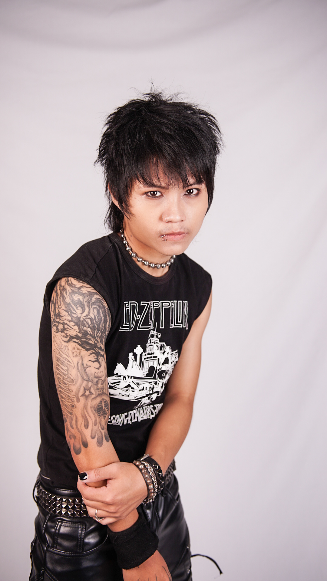 เกินฝัน! Teardrops ผันตัวจากสเก็ตบอร์ดทีมชาติ สู่ศิลปินน้องใหม่เดบิวต์เพลง “ทิ่มแทง” ทะลุแสนวิว!