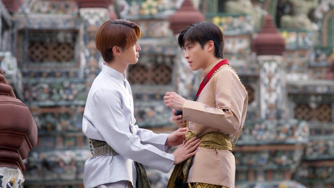 เดทแรก!! “มาร์ช” ควง “โคจิ” แต่งชุดไทยเข้าวัด  อวดลุคใหม่สุดหล่อ กรี๊ดรอได้เลย