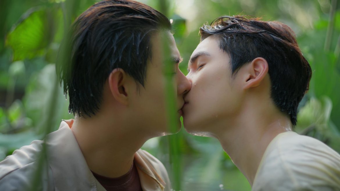 สุดช็อก! ภูม-เซ้นต์ จูบกลางนาบัว เผยซีนลับใน “หวานใจผู้ใหญ่จอม” ตอนที่ 9 ฟินทะลุจอ