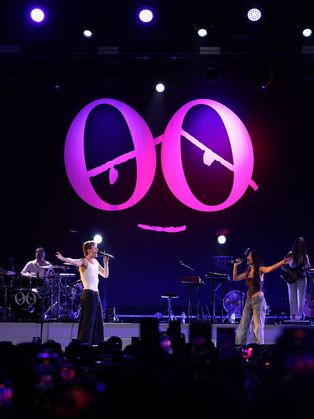 กรี๊ดสนั่นฮอลล์! “Henry Moodie” จัดเต็มคอนเสิร์ตเดี่ยวครั้งแรกในไทย  พร้อมเซอร์ไพรส์ชวน “BOWKYLION” ร่วมแจมบนเวที