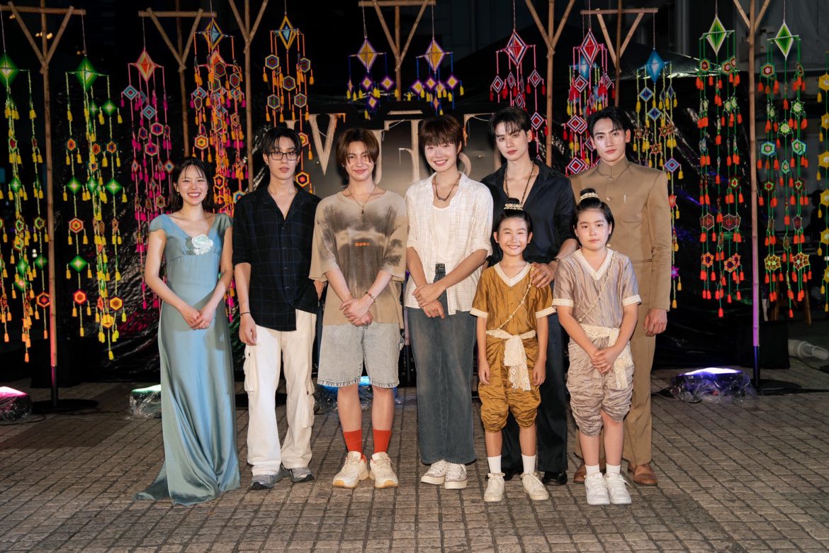 ‘เก่ง-น้ำปิง-เติ้ล-เฟิร์สวัน’ ทำสยามสะเทือน ขึ้นขบวนรถแห่กลางเมือง ในงาน ‘Khemjira 1st Busking’ ตอกย้ำความปังซีรีส์ ‘เขมจิราต้องรอด Khemjira The Series’