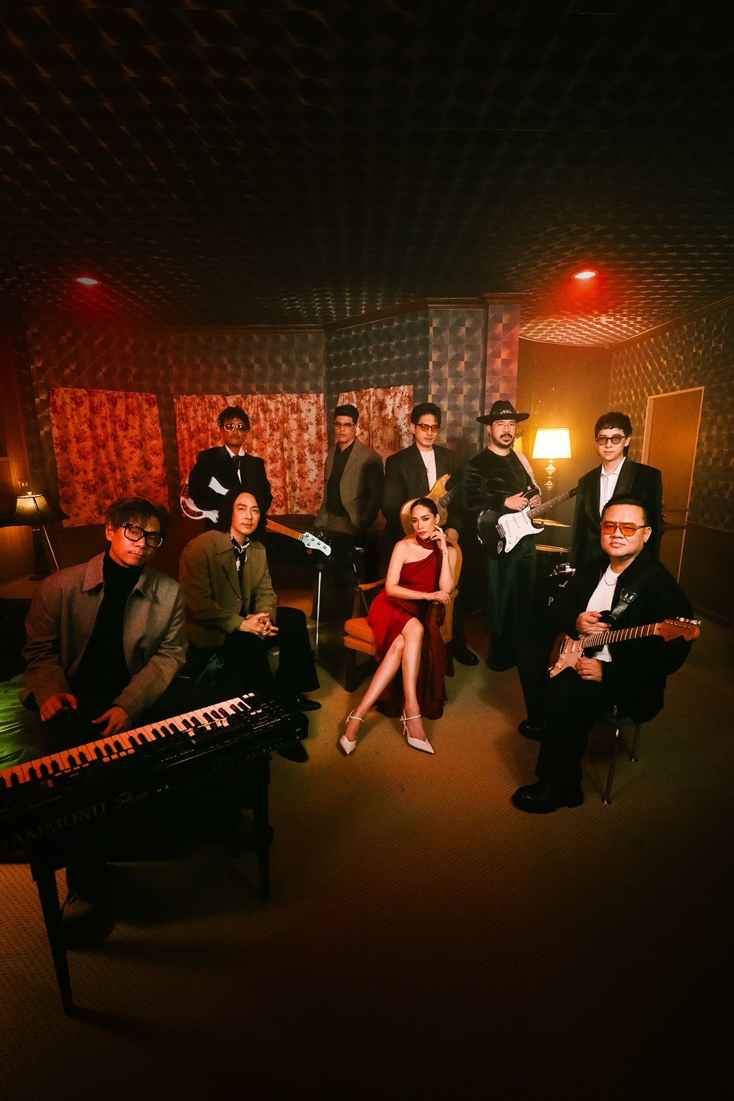 ETC. X The Parkinson จับมือสร้างปรากฏการณ์ทางดนตรี!    ส่งเพลง“เมื่อไหร่จะบอก” สะเทือนทั้งวงการ ดนตรีดี! MV แรง! พลอย เฌอมาลย์ ตีบทแตก!