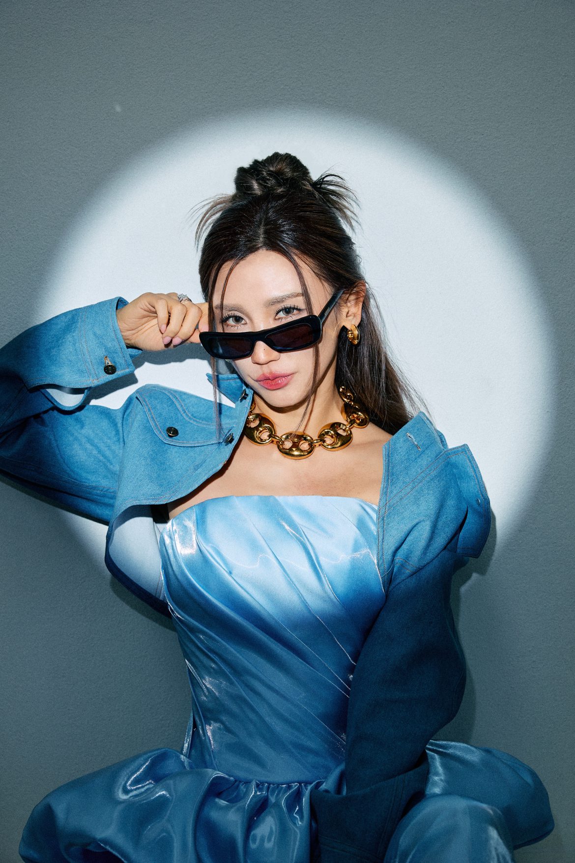 VARITDA ปล่อยผลงานเหนือกาลเวลา “OMW (On My Way)” เสิร์ฟเพลงชวนฝันในวันที่ต้องก้าวเดินพร้อมความหวัง ส่งท้าย EP ครบทุกรสชาติชีวิตรัก 