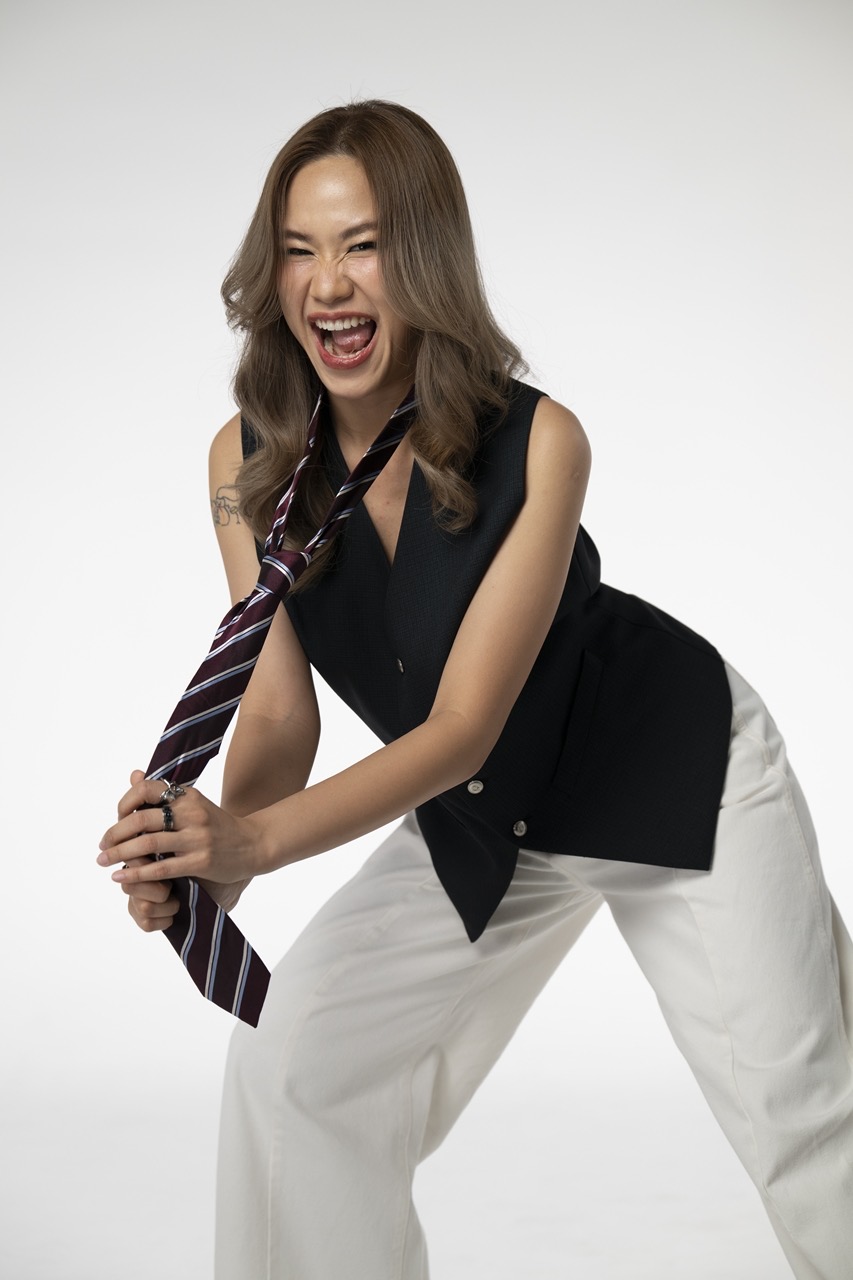 Ployé เขินสุด! คว้า “หมอตังค์” นำแสดงเอ็มวี “McDreamy” เล่าเรื่องหนุ่มนัยน์ตาชวนฝัน พาหวั่นไหวจนเป็นไข้ที่หัวใจ!