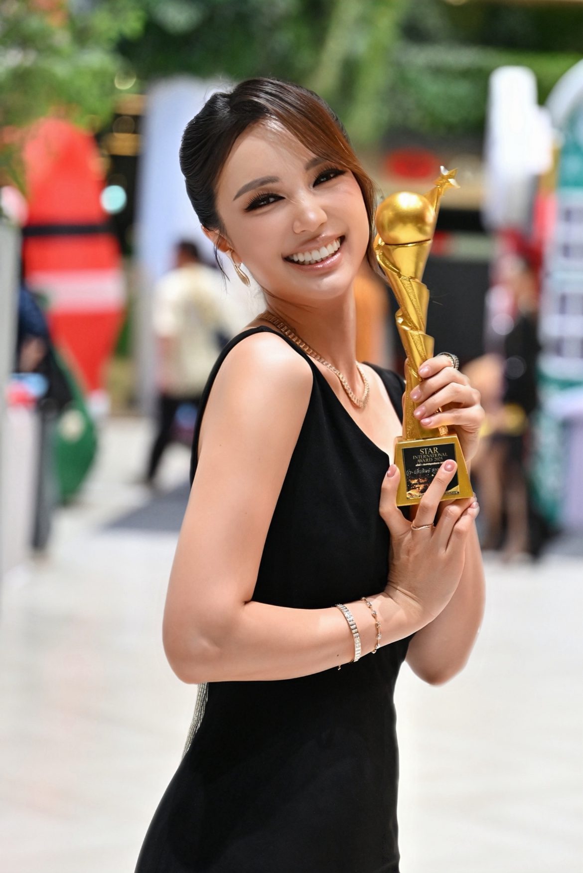 ลัคกี้อินเลิฟ แอนด์ ลัคกี้อินเกม ! “บัว นลินทิพย์” ส่งท้ายปีด้วยสองข่าวดีติดกัน