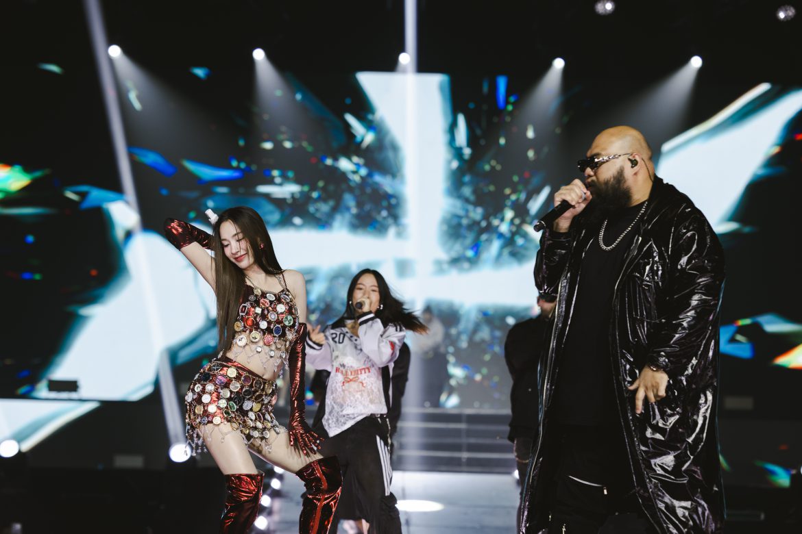 “เอนจอย-จูน” โชว์ครบรสพร้อมแขกรับเชิญแน่นเวที ในงาน “ENJOYJUNE ‘J-LAND 1ST JOURNEY – JEWEL’ FAN MEETING”